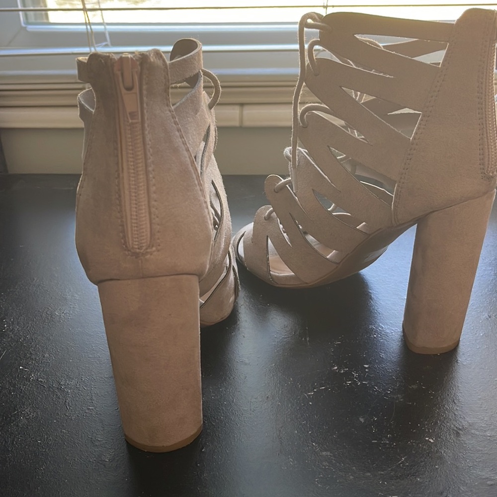 Heels - Picture 3 of 3